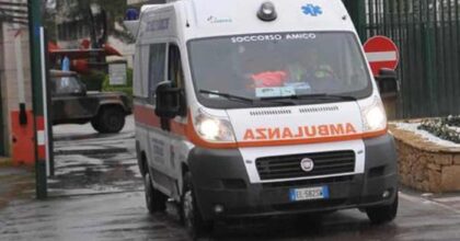 Concesio (Brescia), investito e trascinato da un camion durante una manovra: morto 70enne