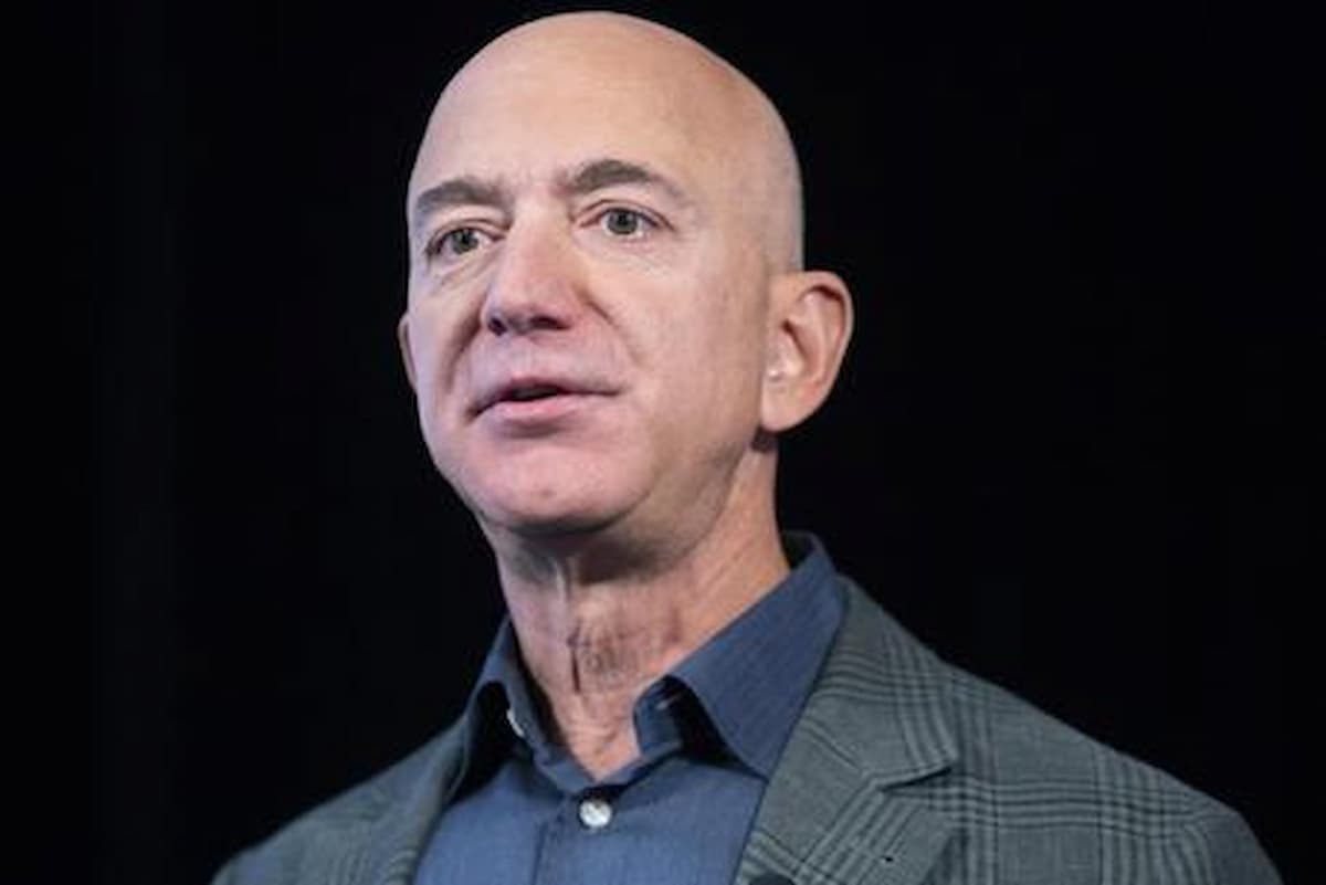 Bezos cerca 50 anni di vita in più e punta tre miliardi sulla rigenerazione cellulare