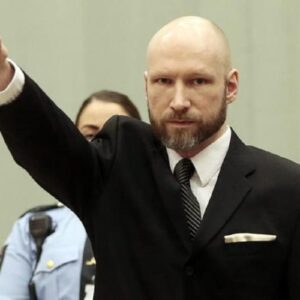 Strage di Utoya, Breivik dopo 10 anni di carcere chiede la libertà vigilata: ''Sono cambiato''