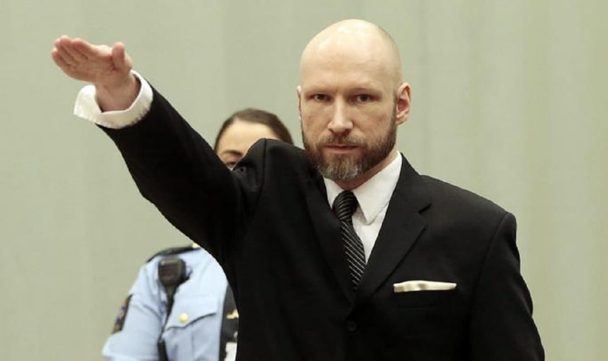 Strage di Utoya, Breivik dopo 10 anni di carcere chiede la libertà vigilata: ''Sono cambiato''
