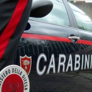 Catania ruba auto carabiniere
