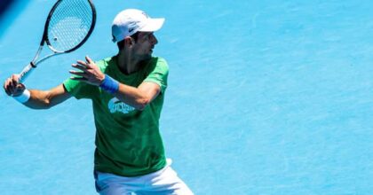 Novak Djokovic sorteggiato per il primo turno degli Australian Open. Ma il Governo non ha ancora deciso sul visto