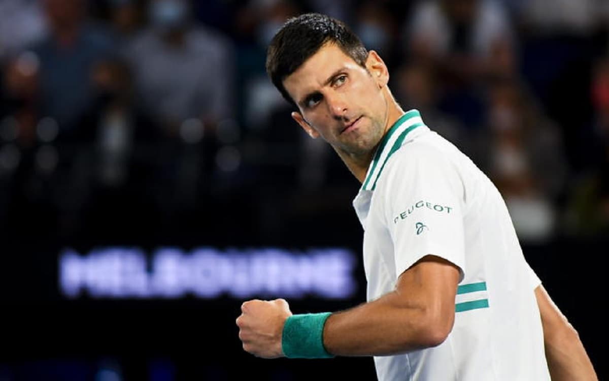 Novak Djokovic, non vaccinato, andrà comunque agli Australian Open: "Ho avuto un'esenzione". Le polemiche sui social