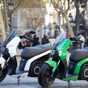 Ecobonus per moto e scooter elettrici: quando inizia, come funziona, come richiedere lo sconto