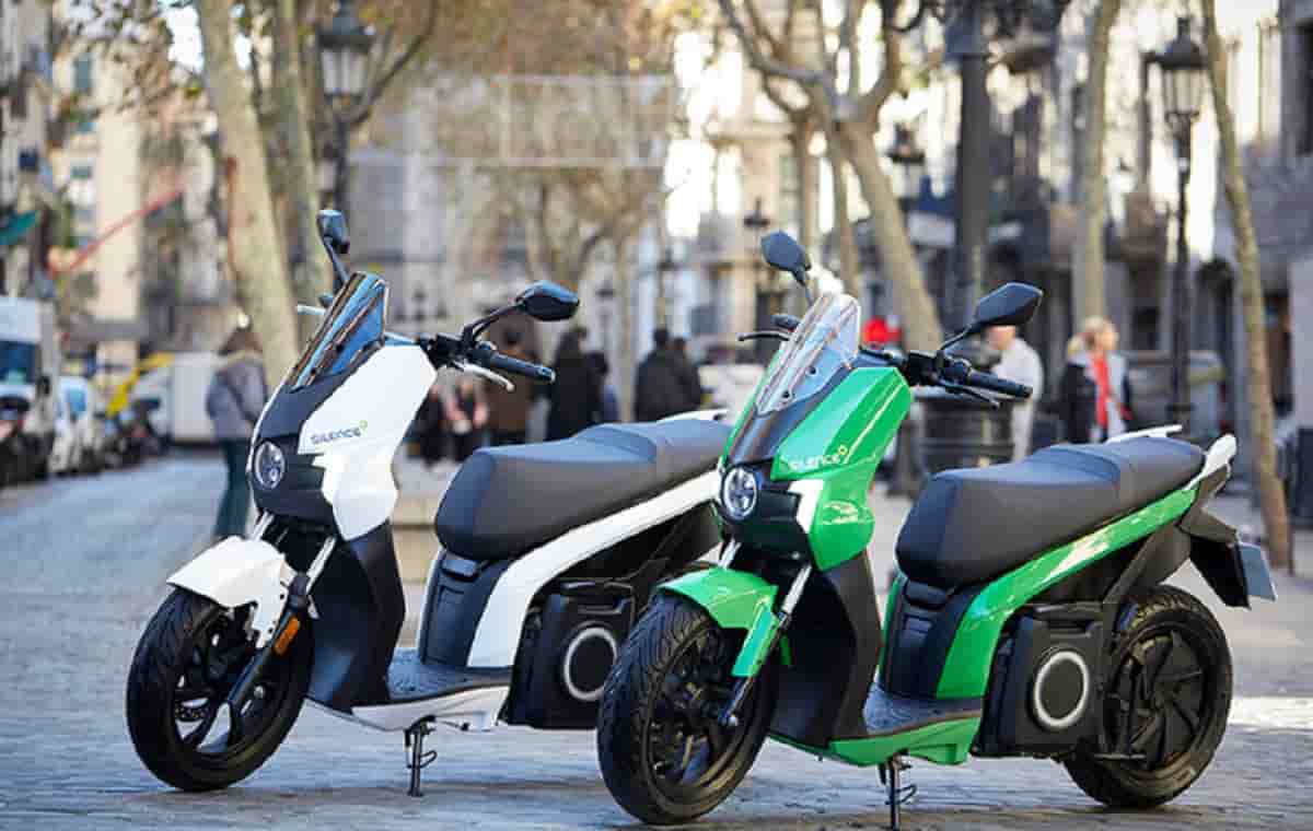 Ecobonus per moto e scooter elettrici: quando inizia, come funziona, come richiedere lo sconto