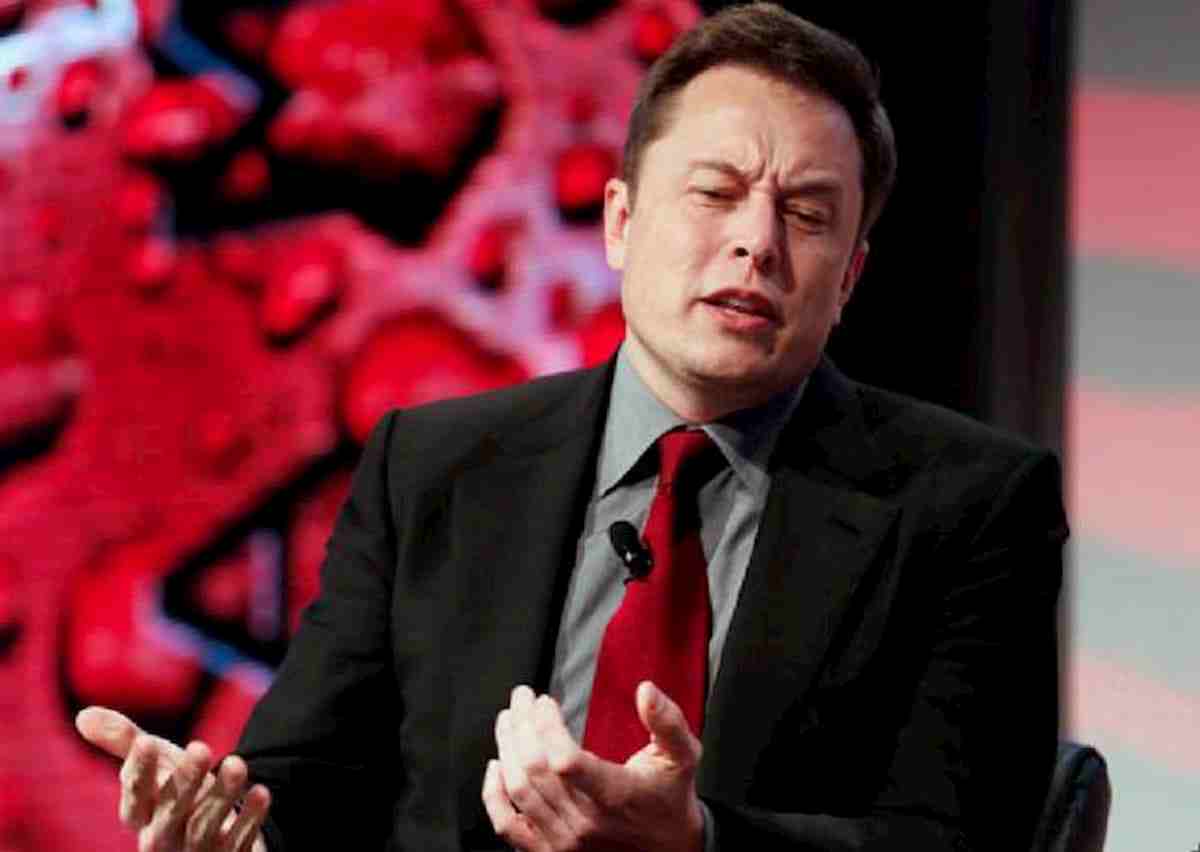 Elon Musk nella bufera, ha aperto showroom Tesla in provincia cinese accusata di violazione dei diritti umani