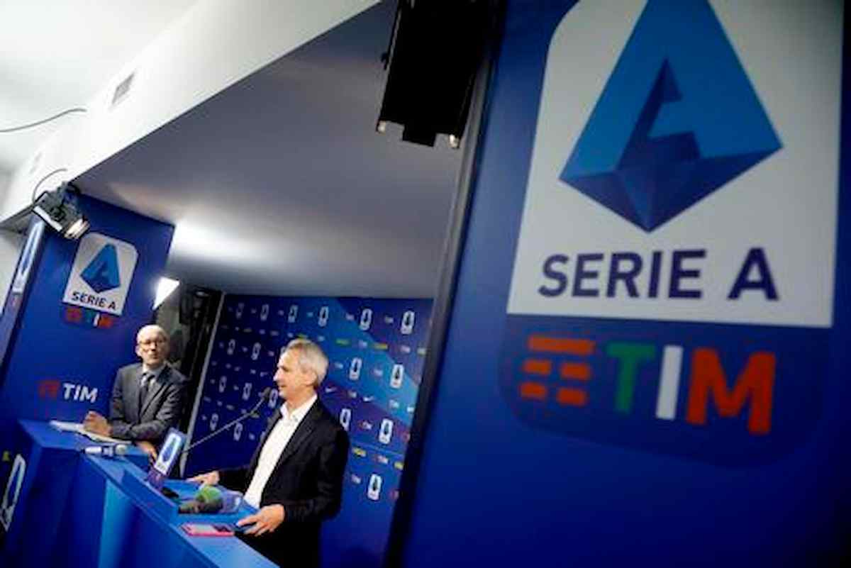 Focolaio Verona, 10 positivi: a rischio la partita di Serie A contro lo Spezia