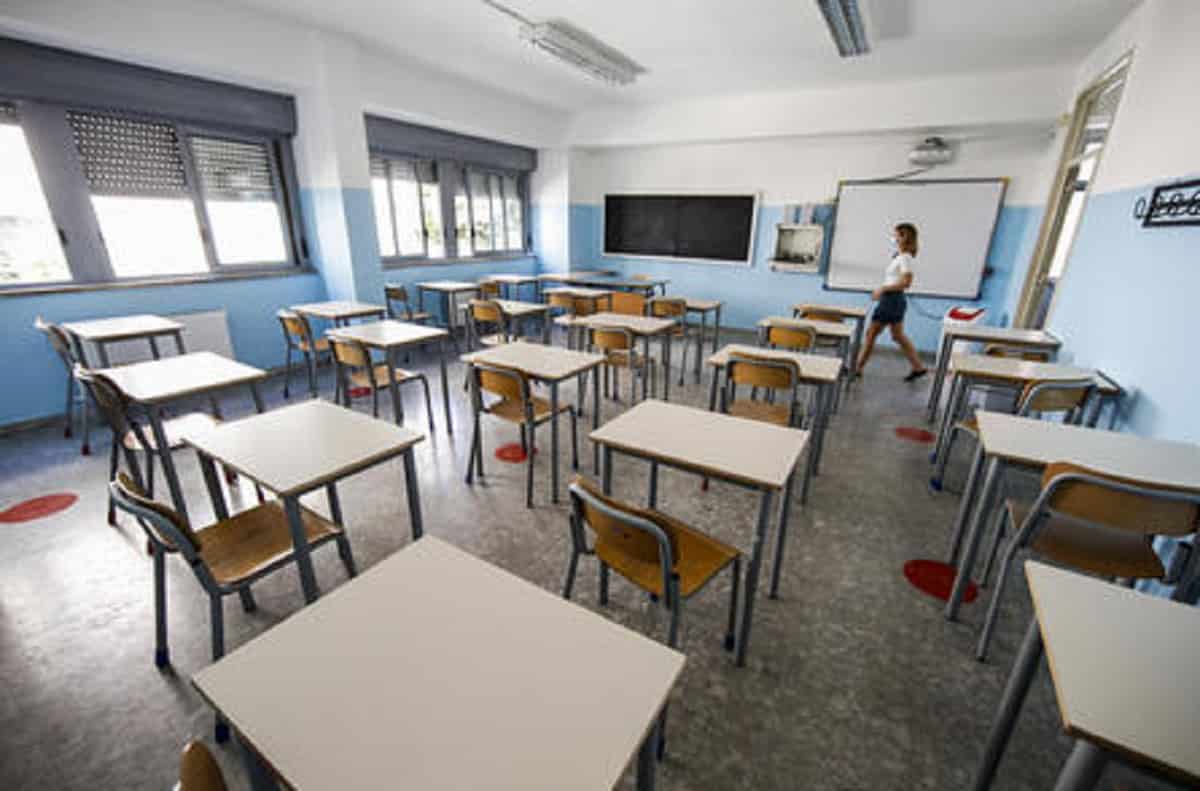 Sicilia, domani riaprono le scuole. L'assessore regionale: "Non ci sono le condizioni giuridiche per la chiusura"
