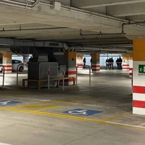 Trieste, cadavere di un uomo di 35 anni trovato nel parcheggio del centro commerciale in via Giulia
