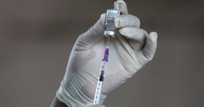 Covid, il vaccino cinese mRna non è all'altezza di Pfizer e Moderna: i dati del primo studio pubblicati dalla rivista Lancet Microbe