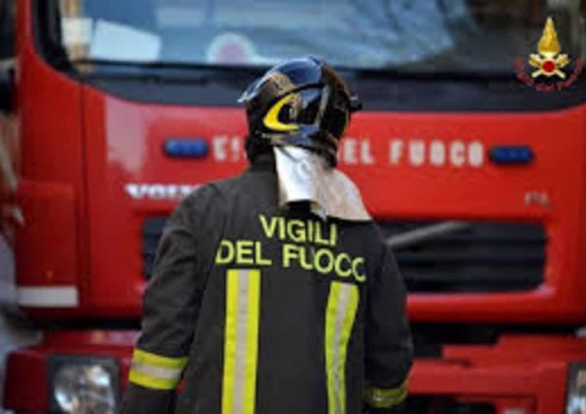 Incendio a Roma, al Trullo: donna bruciata viva in casa. Forse il rogo partito da una sigaretta