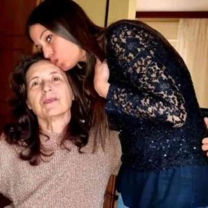 Sara Tommasi in lutto: è morta la mamma Cinzia Cascianelli, aveva il Parkinson