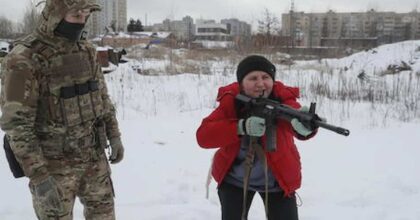 Ucraina è già in fiamme, bombe e combattimenti nel ricco Donbass che sogna l’autonomia soprattutto economica