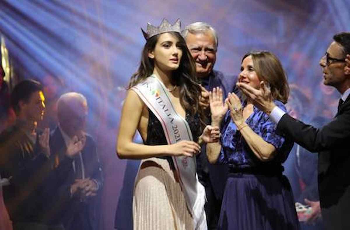 Miss Italia 2021, vince Zeudi di Palma