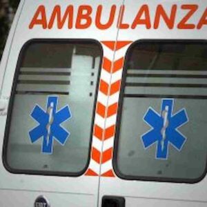 Gorla Minore, incidente mortale per scontro tra auto e moto: morto un uomo