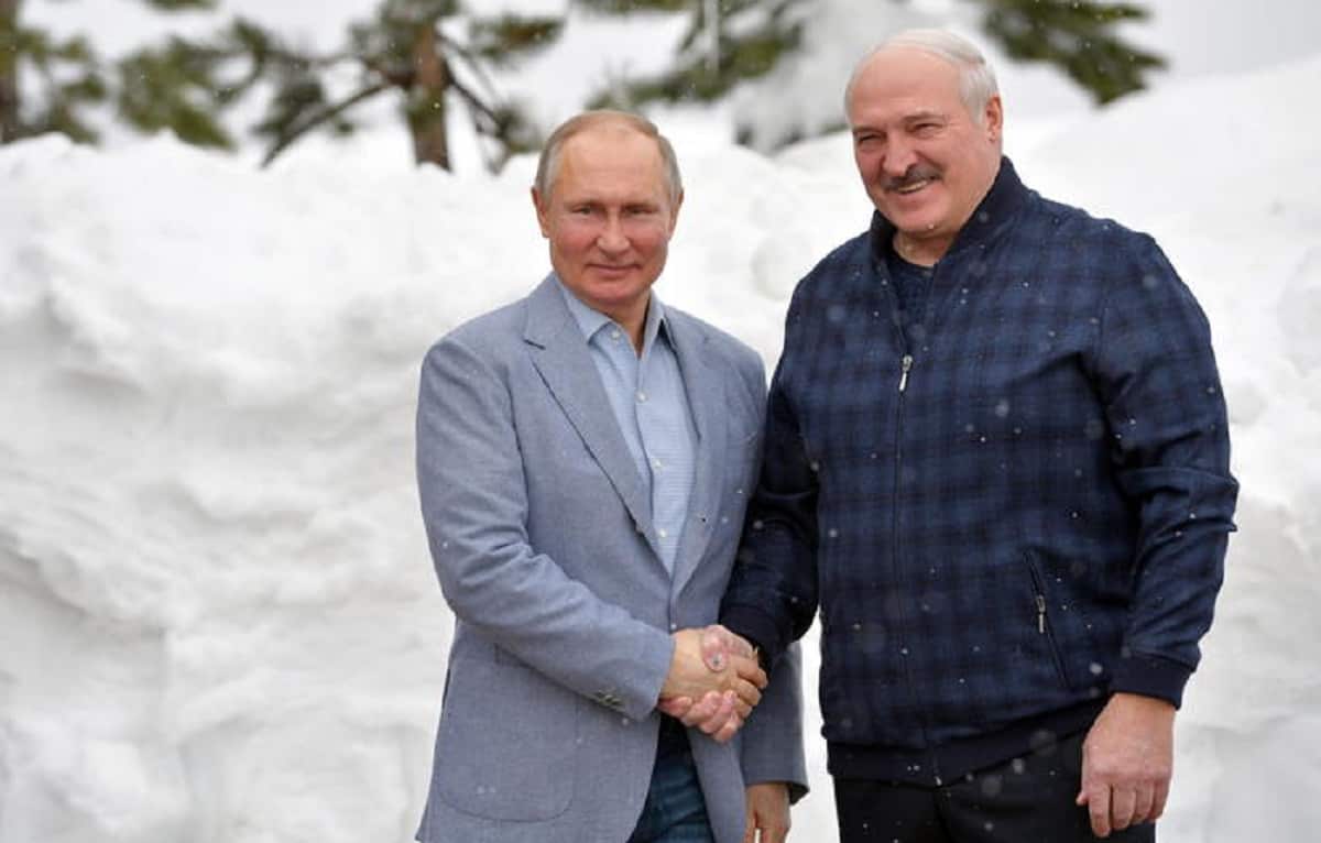 Bielorussia, la CNN: presto potrebbe unirsi alla Russia e invadere l'Ucraina