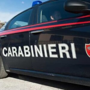 Pontecagnano Faiano, Salerno: donna di 30 anni uccisa in un negozio, caccia all'ex