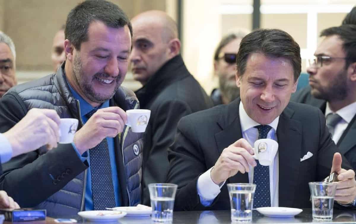 Riarmo Italia: Conte premier firmava per il sì, e la guerra non c'era. Salvini gioca a Papa sì, Papa no.