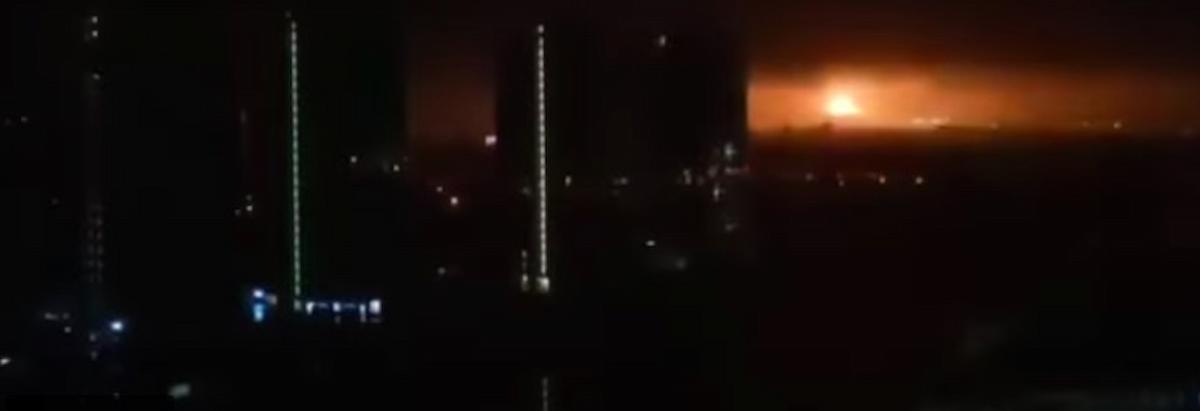 Guerra in Ucraina, missile distrugge riscaldamenti nell'area della stazione ferroviaria di Kiev VIDEO