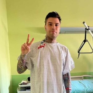 Fedez ha un tumore al pancreas: l'annuncio su Instagram e le prime foto dopo l'intervento