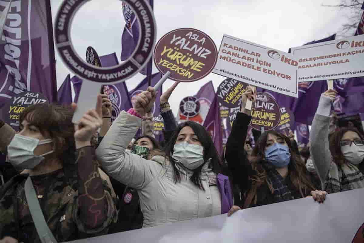 Turchia vietata manifestazione femminista Festa della Donna