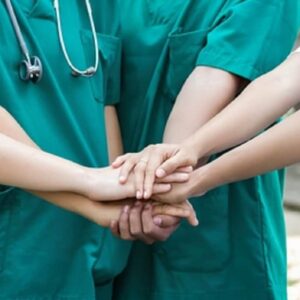 Medici e professionisti sanitari ucraini da oggi potranno curare anche in Italia, per 2 anni