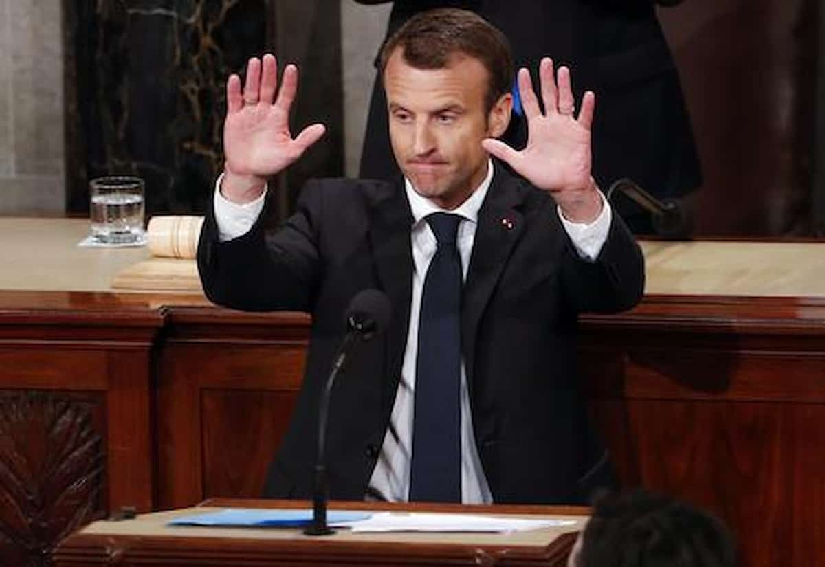 La Francia elegge il presidente della Repubblica, Macron sembra saldo in sella, pandemia e Ucraina lo aiutano