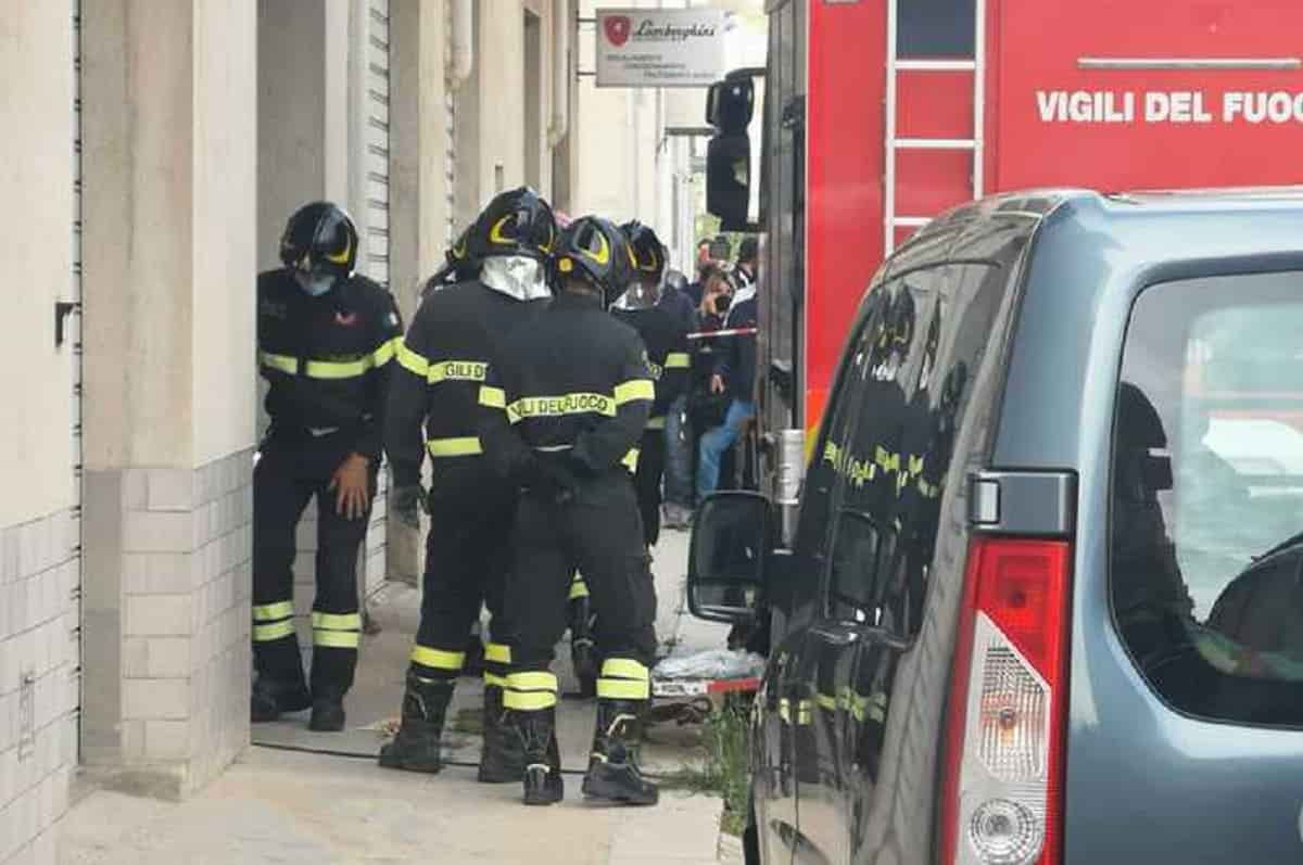 Roma, incendio in un appartamento in via Treviglio: morto un uomo di 55 anni