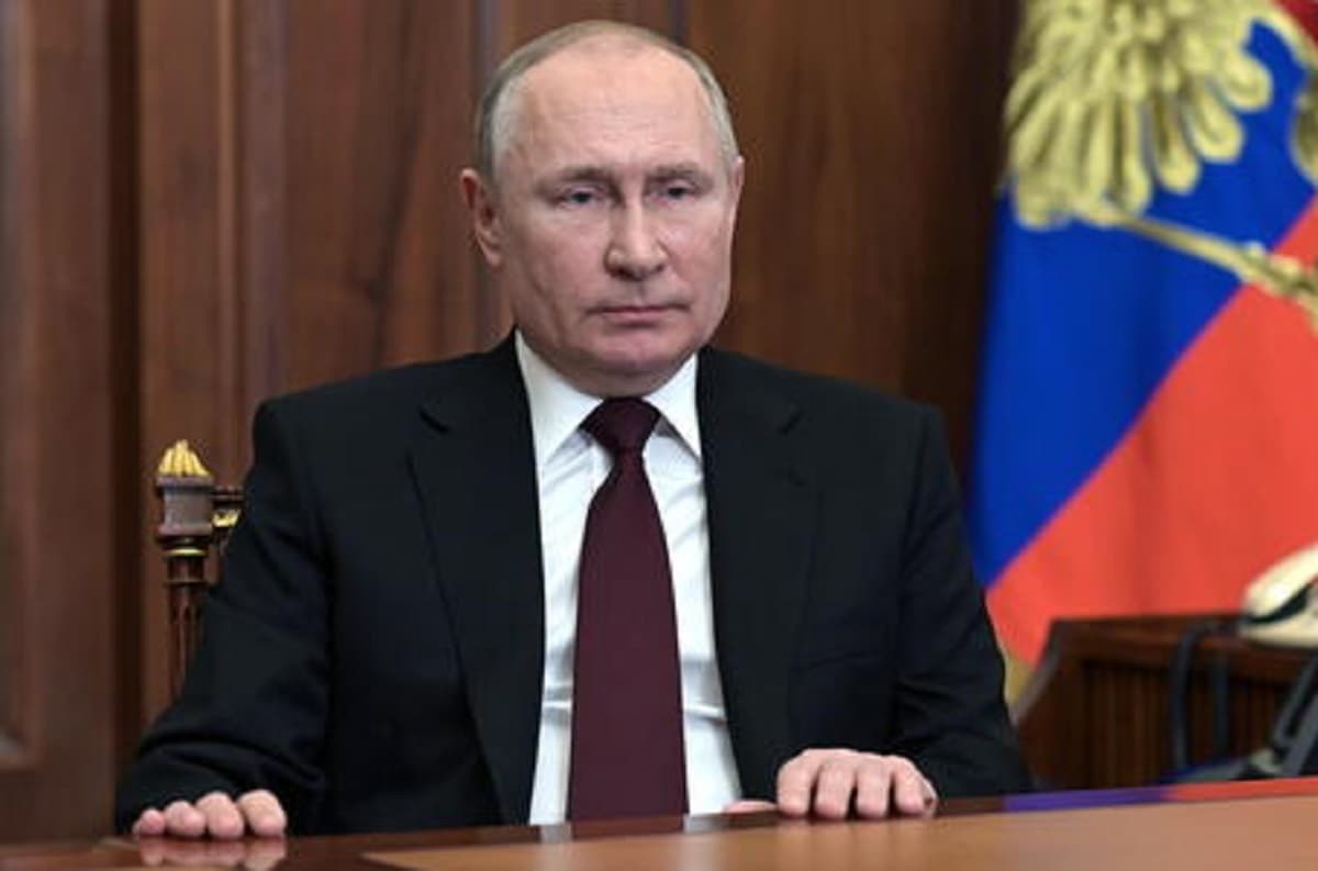 Ucraina, Macron e Scholz sentono Putin. Parigi: "La Russia non vuole fermare la guerra"