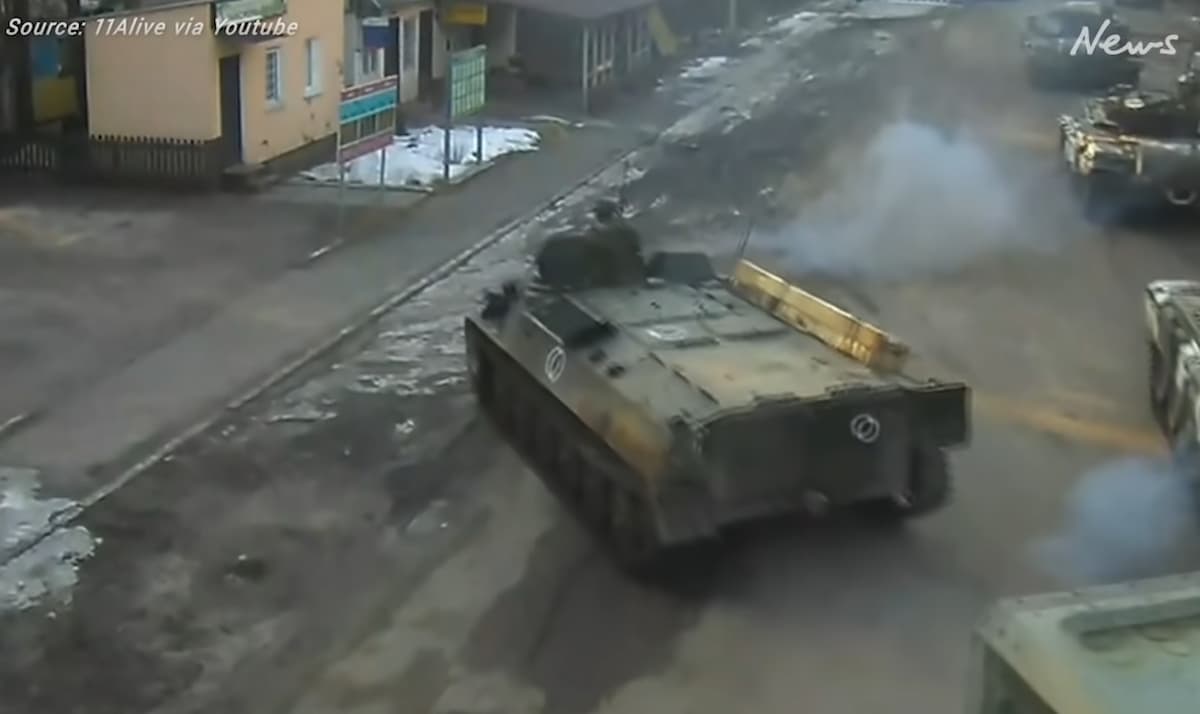 Soldato russo ammutinato investe col carro armato un comandante
