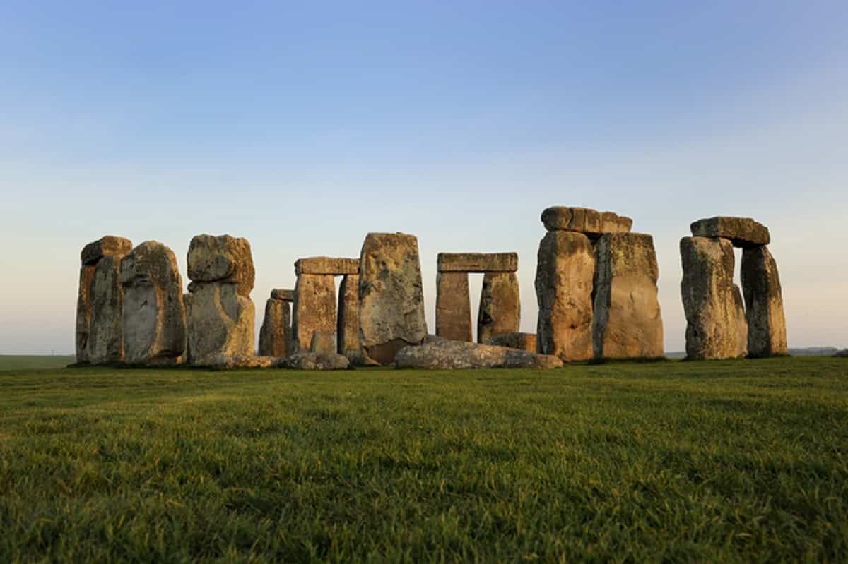 Stonehenge era un calendario solare? La teoria del professor Darvill: "Ecco come funzionava"