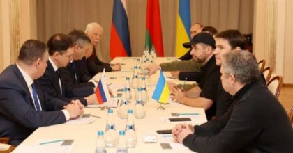 Ucraina, ii negoziati con la Russia accordo sui corridoi umanitari e su terzo incontro