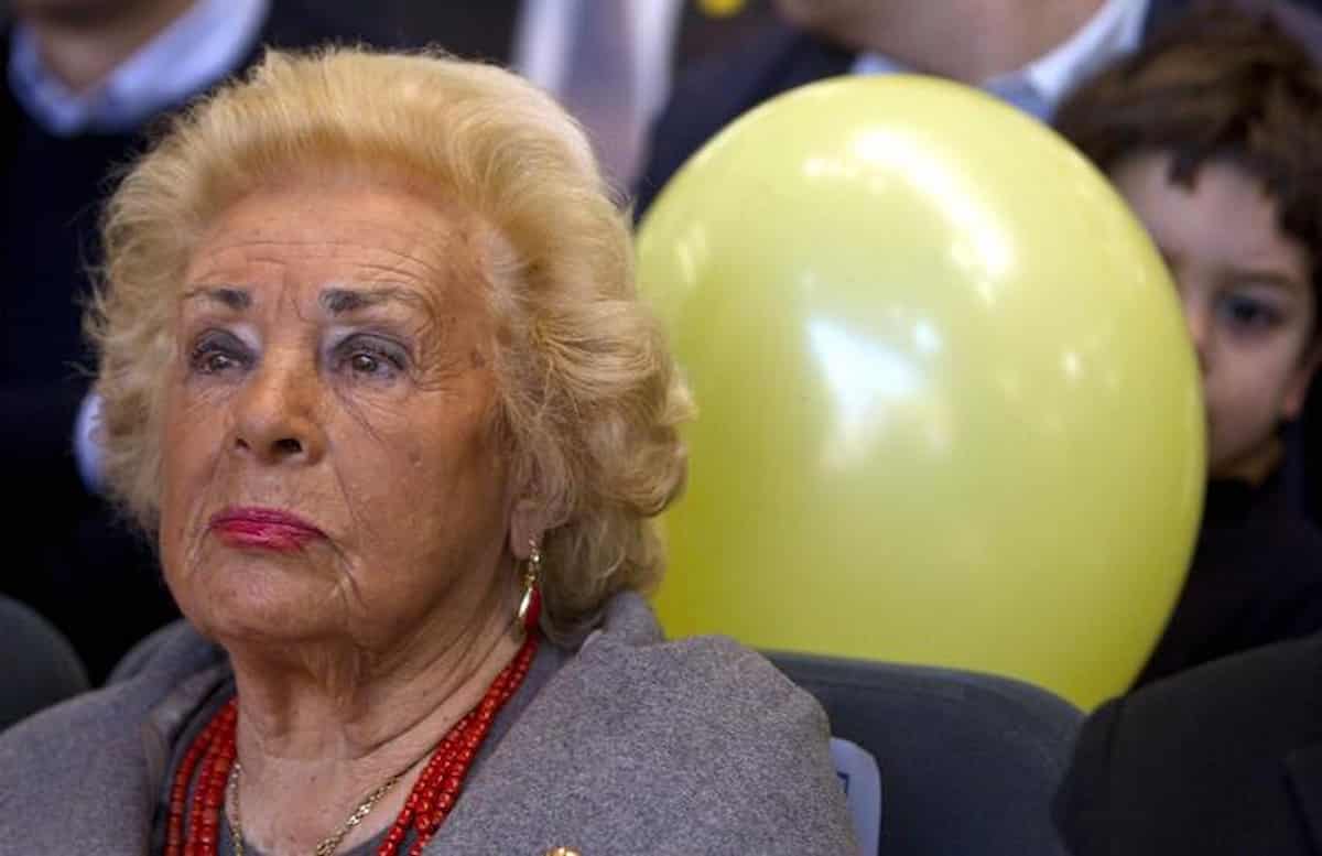 Assunta Almirante è morta: la vedova di Giorgio Almirante, fondatore del Msi, aveva 100 anni