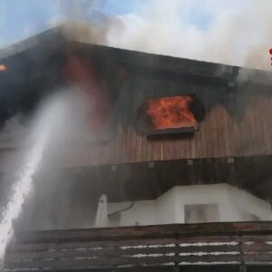 Cortina d'Ampezzo, incendio in una mansarda in via Cianderies, nessun ferito