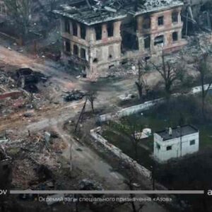 Ucraina, la denuncia: "Bombe al fosforo su un villaggio della regione di Zaporizhzhia e su Mariupol"