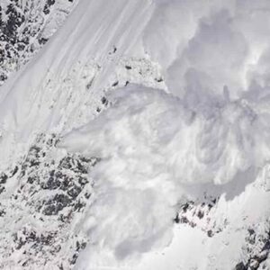 Valanga ad Acceglio (Cuneo), in Valle Maira: travolto uno sciatore, tre si sono salvati