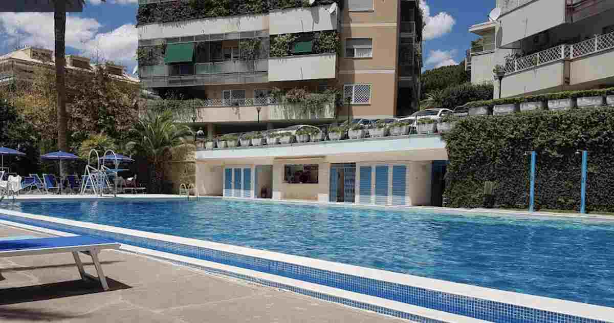 Raffaella Carrà, in vendita l'appartamento di 420 mq con piscine e campi da tennis a Vigna Clara