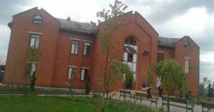 Il monastero requisito dai russi a Mariupol è diventato la sede della Repubblica popolare di Donetsk