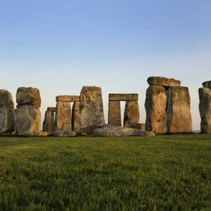 Stonehenge, scoperte migliaia di fosse: forse utilizzate da cacciatori preistorici