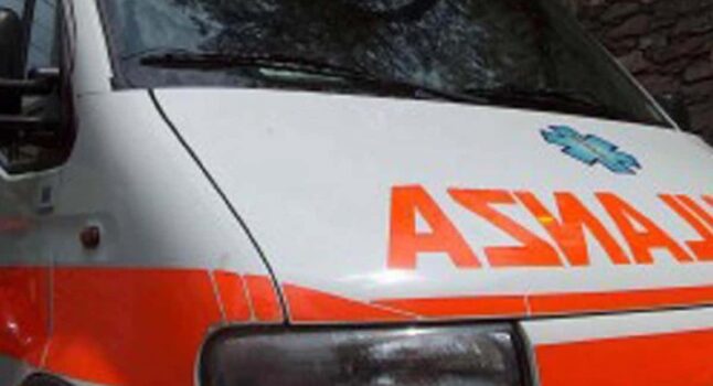 Milano, esplode power bank nello zaino: tre studenti feriti