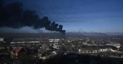Base Kaliningrad, fuoco! Russia mette in scena l'attacco nucleare. In tv si insegna il lancia missile a spalla
