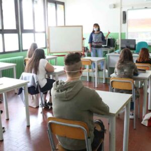 Figli picchiati per i brutti voti a scuola: genitori li dovranno risarcire, 10mila euro a testa