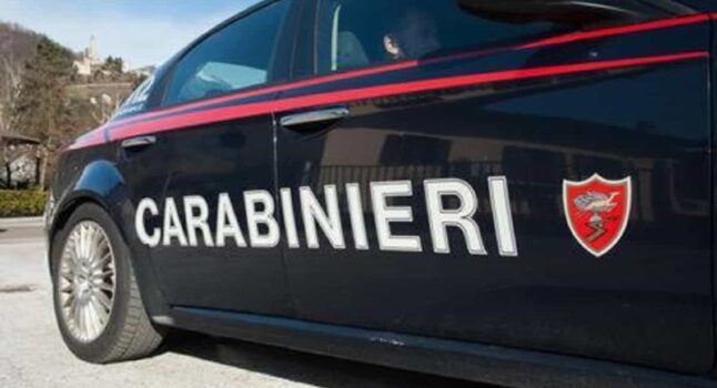 Verona, straniero picchiato in pieno centro: arrestate due ragazze di 15 anni