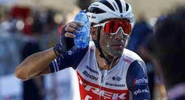 Giro d’Italia, quinta tappa vinta dal francese Demare con uno sprint selvaggio sul lungomare di Messina. Juan Pedro Lopez sempre leader della Corsa Rosa. Annuncio choc di Nibali: “A fine stagione mi ritiro “