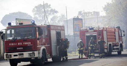 Incendio attico vicino San Pietro: uomo muore, era bloccato al letto. La moglie prova a salvarlo ma non ci riesce