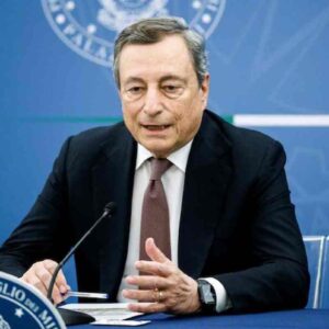 Mario Draghi: "Tetto europeo al gas serve per tagliare i fondi a Putin"