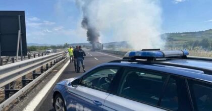 A1, traffico bloccato tra Fabro e Orvieto per l'incendio di un autocarro: illeso il conducente