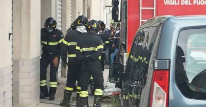 Andorno, Biella: uomo dà fuoco alla casa, la moglie si salva lanciandosi dalla finestra
