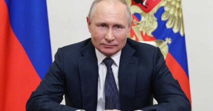 Putin ha il cancro? I conati di vomito e il viso gonfio durante l'incontro con Chemezov