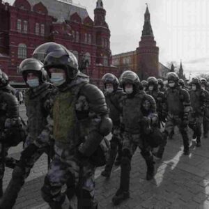 Guerra in Ucraina, condannati due soldati russi: hanno ammesso i loro crimini e si sono detti pentiti